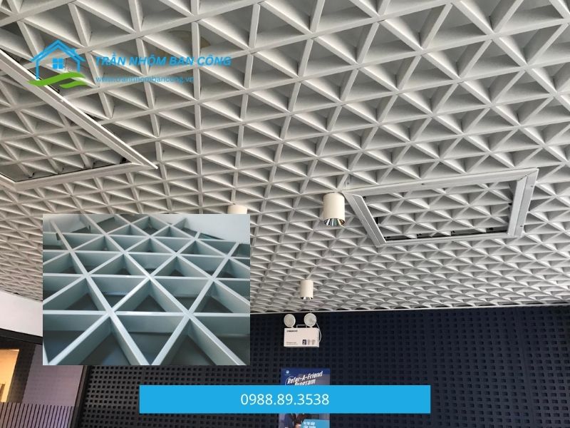 trần nhôm caro tam giác